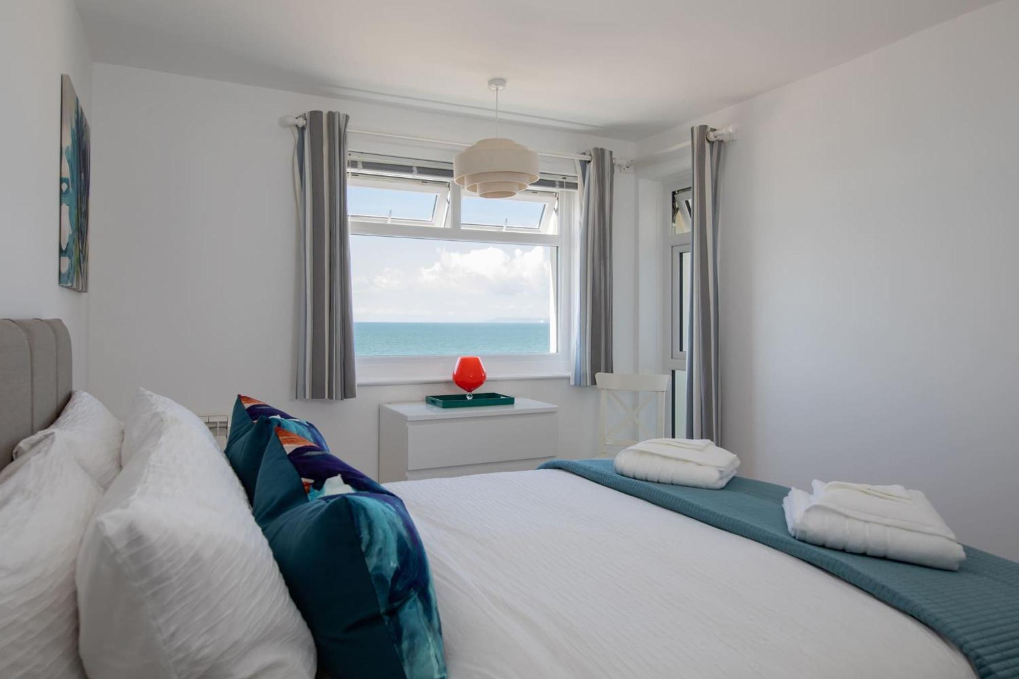 High-End Beachfront Getaway Sea View King Bed إيست ويترينج المظهر الخارجي الصورة